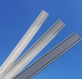 S plastovým rámečkem