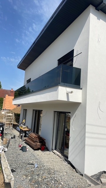 Celoskleněné zábradlí